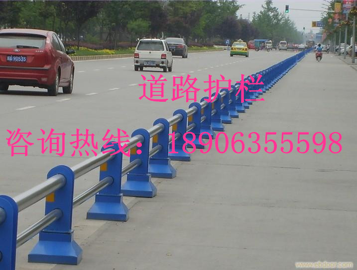 不銹鋼隔離護(hù)欄01、隔離護(hù)欄